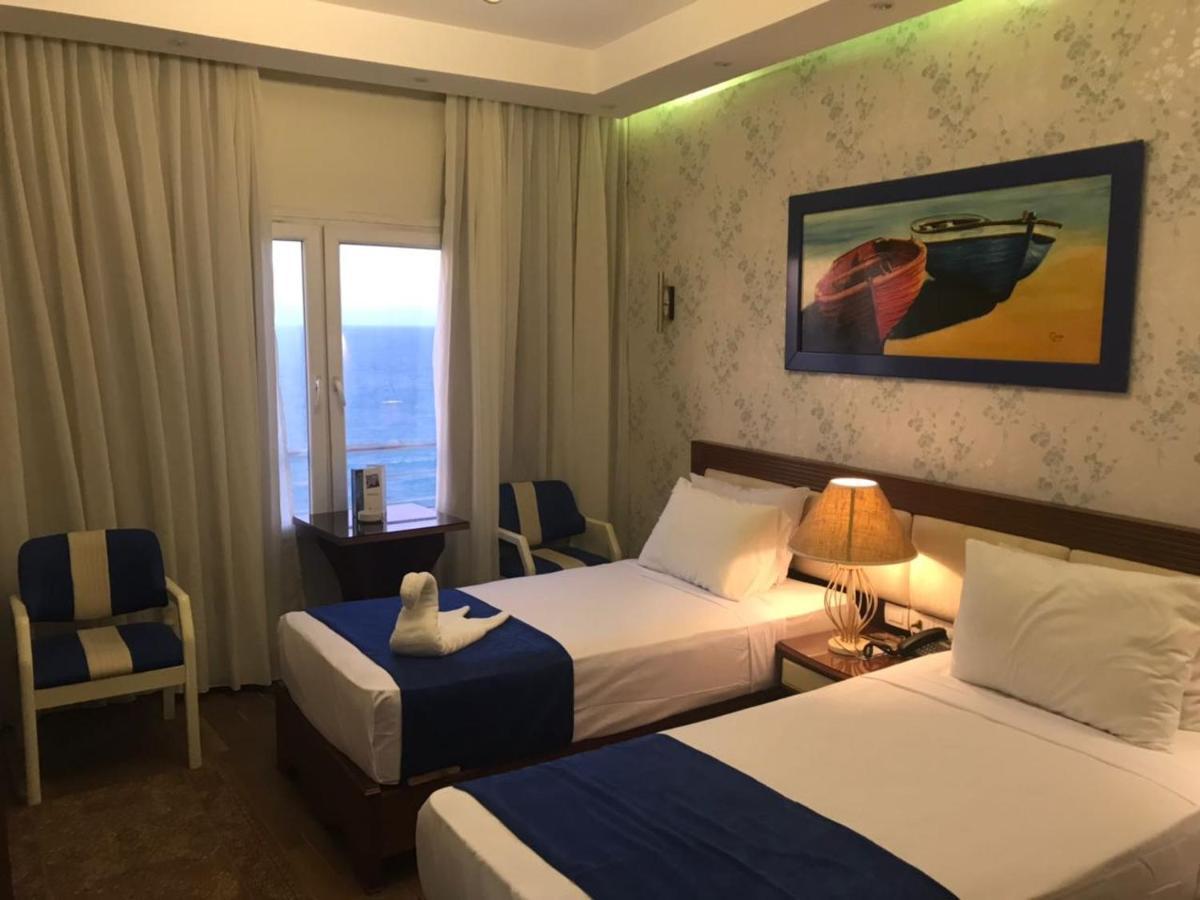 Fleet Club Mahrousa Alexandria Exterior photo A room at the hotel