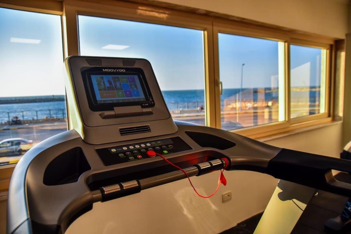 Fleet Club Mahrousa Alexandria Exterior photo A treadmill with a touchscreen display