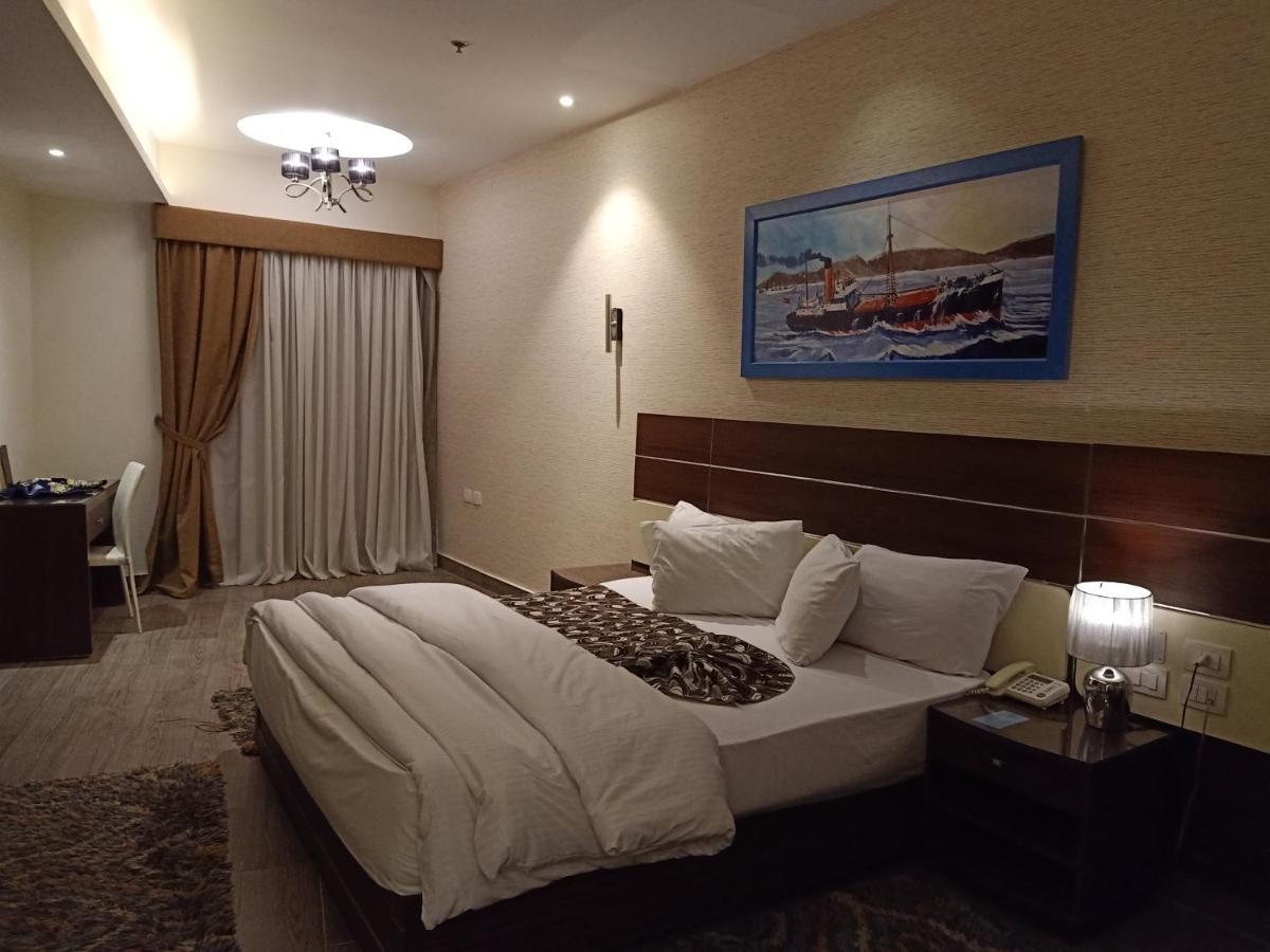 Fleet Club Mahrousa Alexandria Exterior photo A room at the hotel