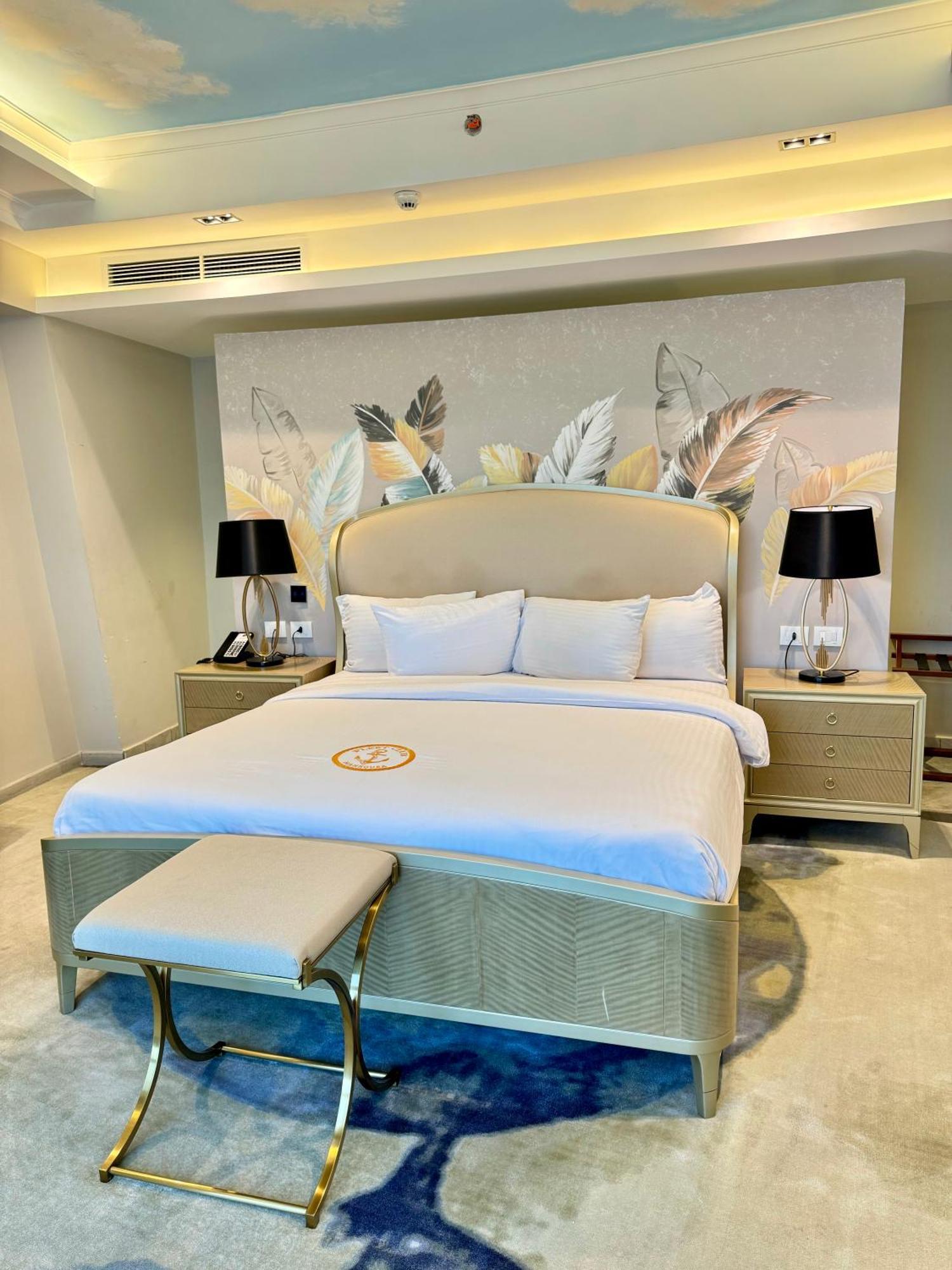 Fleet Club Mahrousa Hotel Alexandria Exterior photo A bedroom at the hotel